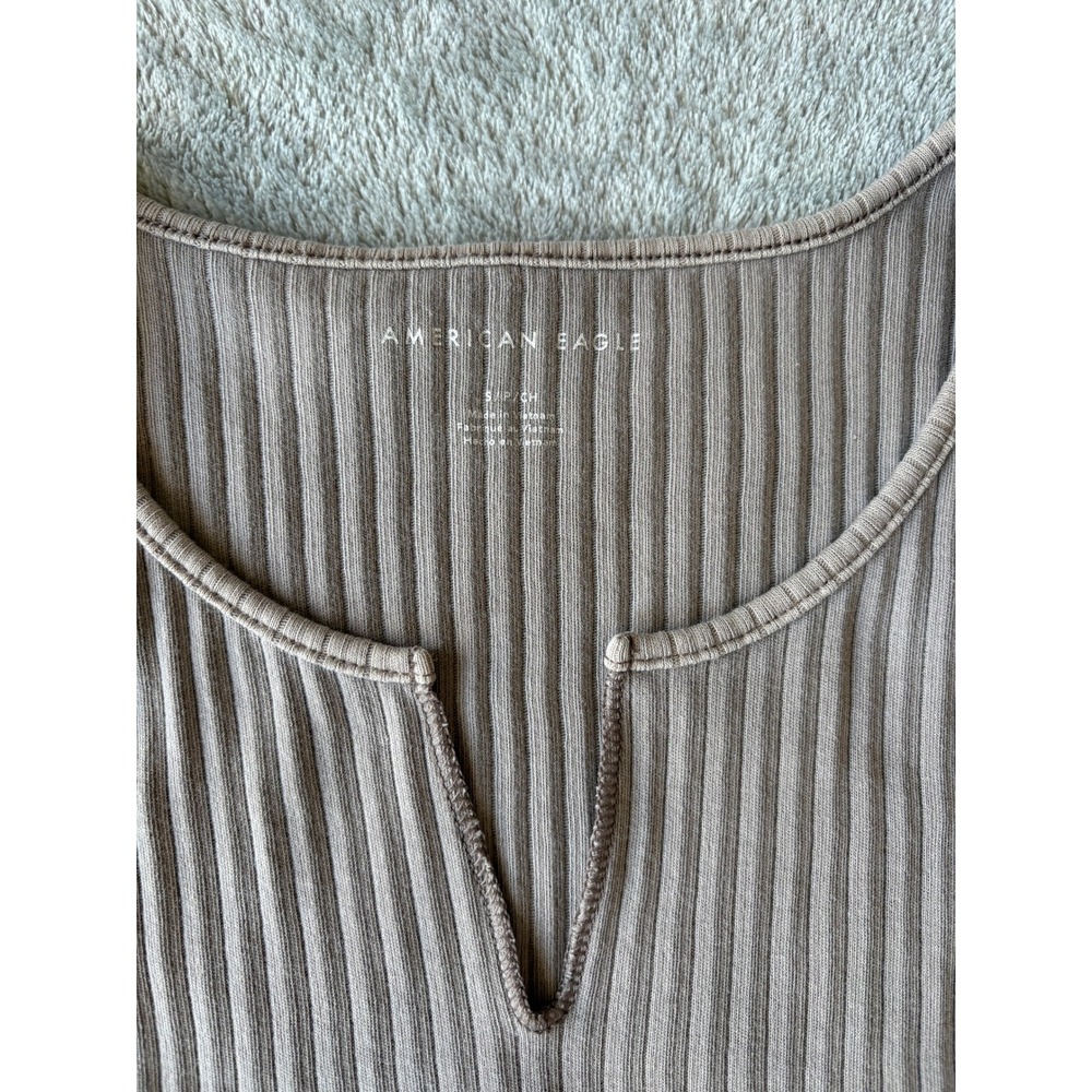 American Eagle Cropped Tank Top Small Brown Ribbed Notch Neck Minimalist Basic - Picture 3 of 14